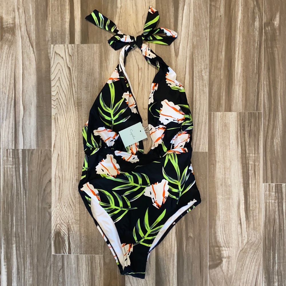 Cupshe one piece bathing suit. Brand new!